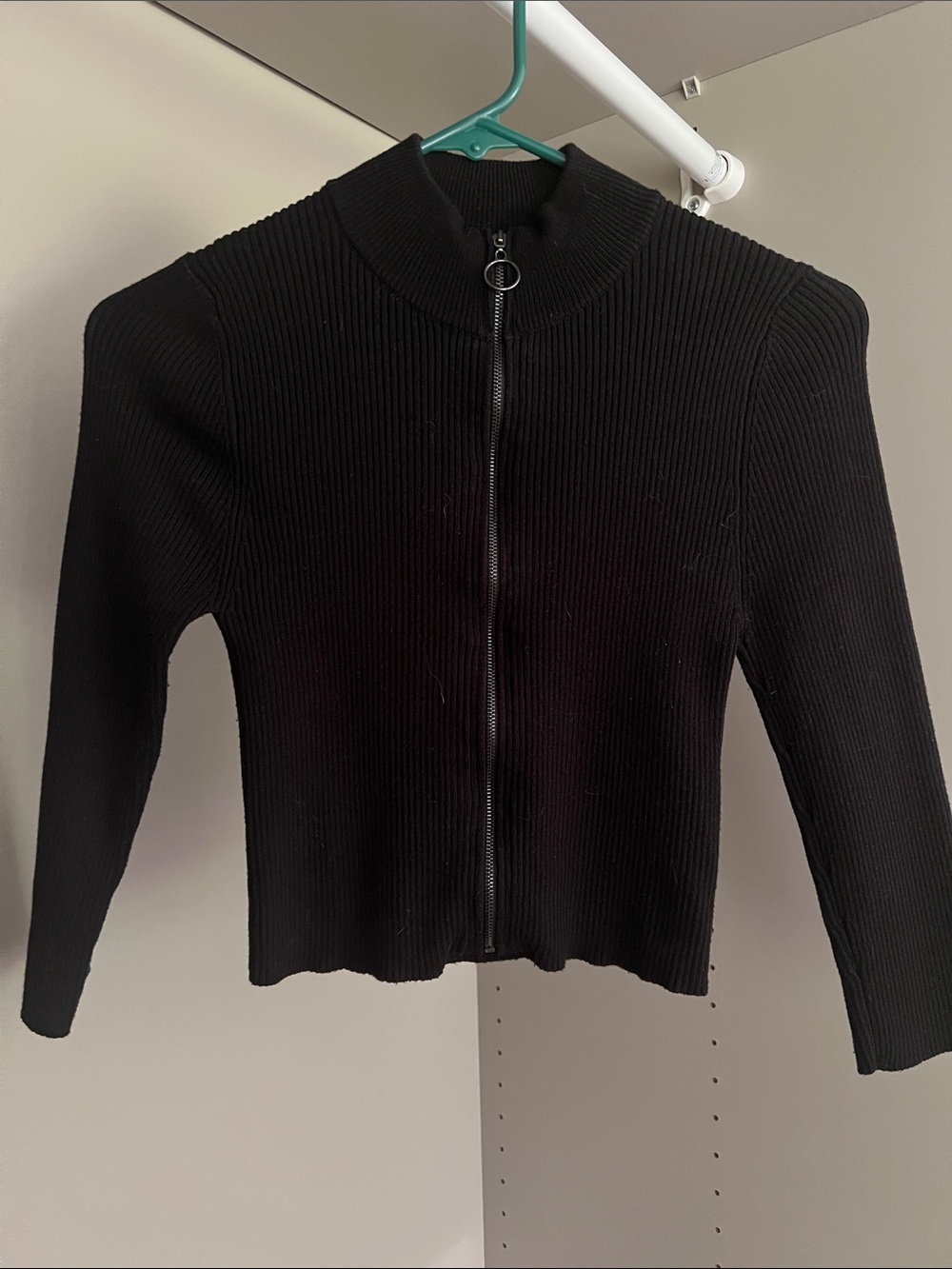 Forever 21 • Women’s M • Ribbed Zip-Front 3/4 Sleeve Tee • Black